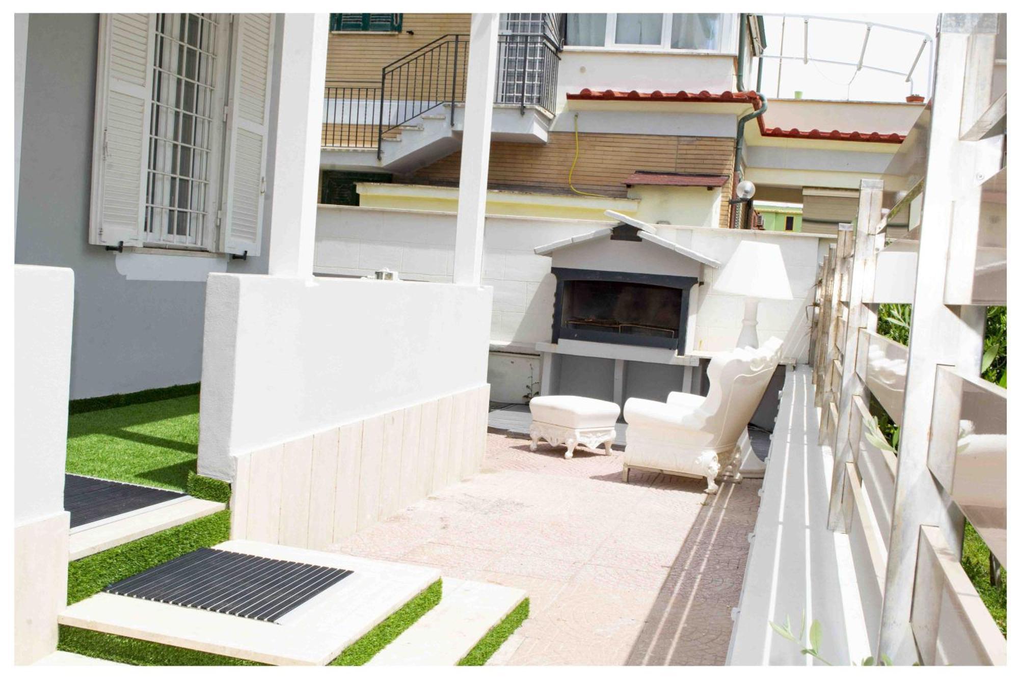 Ostia Holiday Greed Palace Екстериор снимка